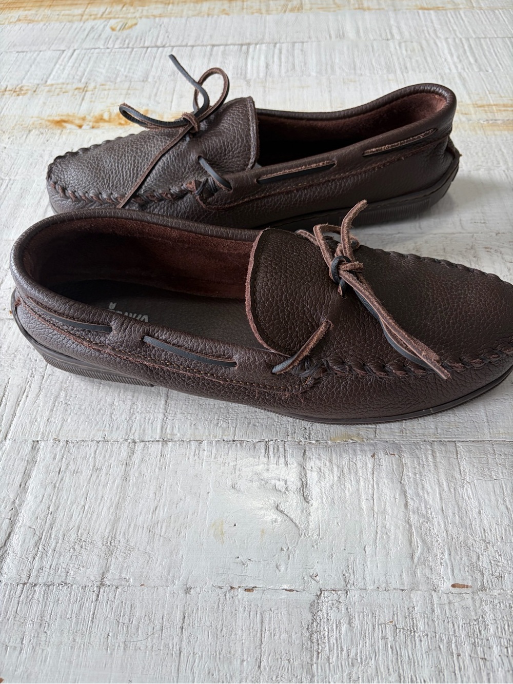 Minnetonka Moosehide Moccasin Men’s size 13 Dark Brown Leather Loafers Slippers